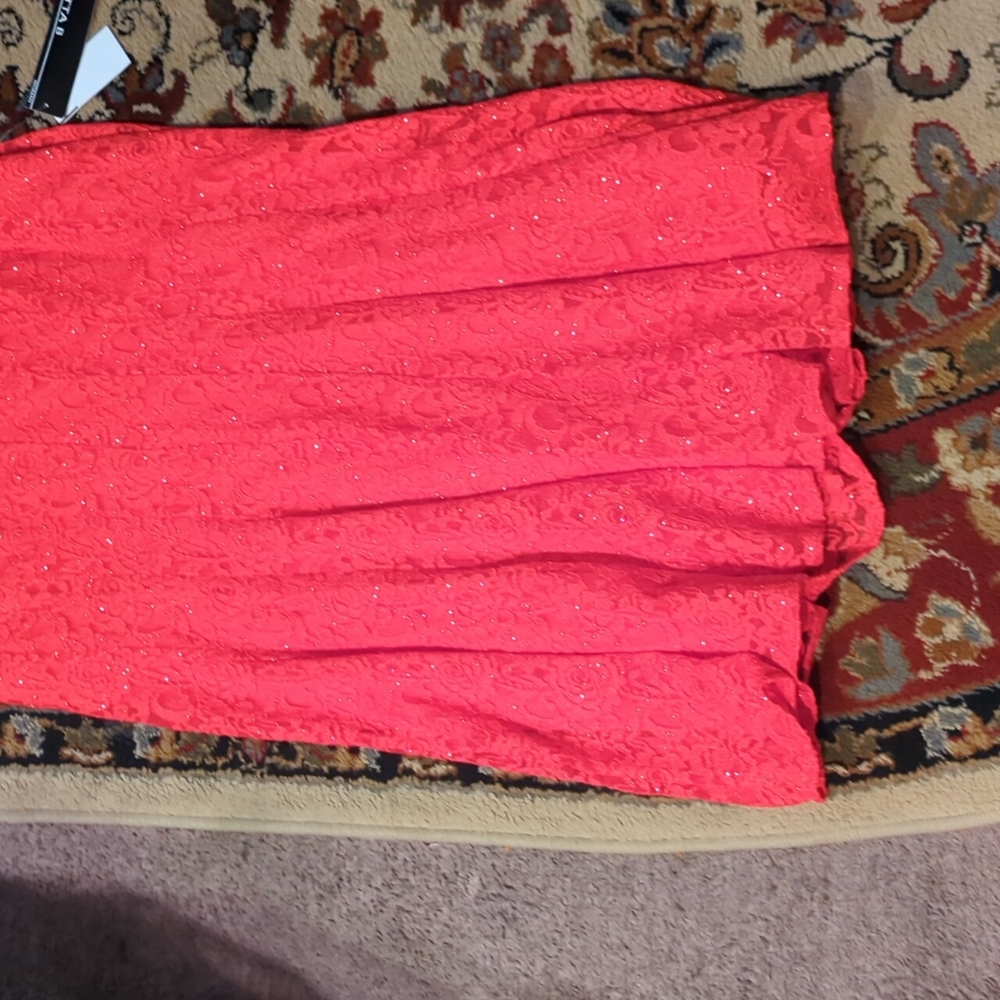 Dress - Picture 2 of 3